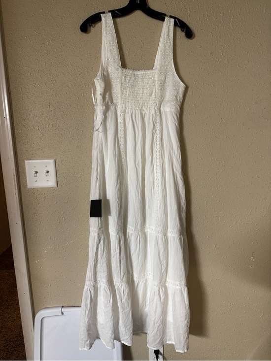 Lulus Dresses & Skirts - Lulu's White Smocked Tiered Midi Dress